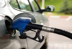 Tips Hemat Bahan Bakar Mobil Manual dan Matic: Cara Mudah Menghemat Uang Anda